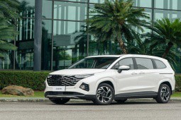 Giá xe Hyundai Custin lăn bánh tháng 12/2023, giảm 50% LPTB