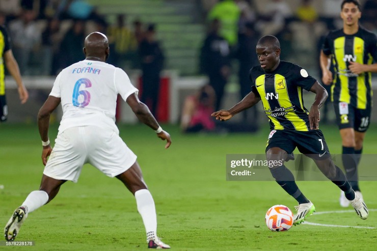 Kante bất lực trước sức mạnh vượt trội của Al Nassr