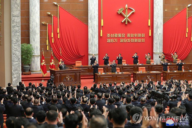 Chủ tịch Triều Tiên yêu cầu quân đội tăng tốc đối phó tình huống chiến tranh - 2