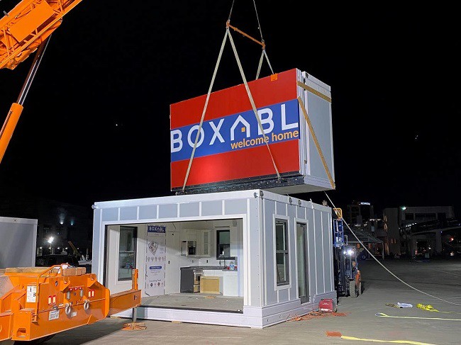 Boxabl Casita cũng bền vì được làm bằng các tấm bê tông và thép.
