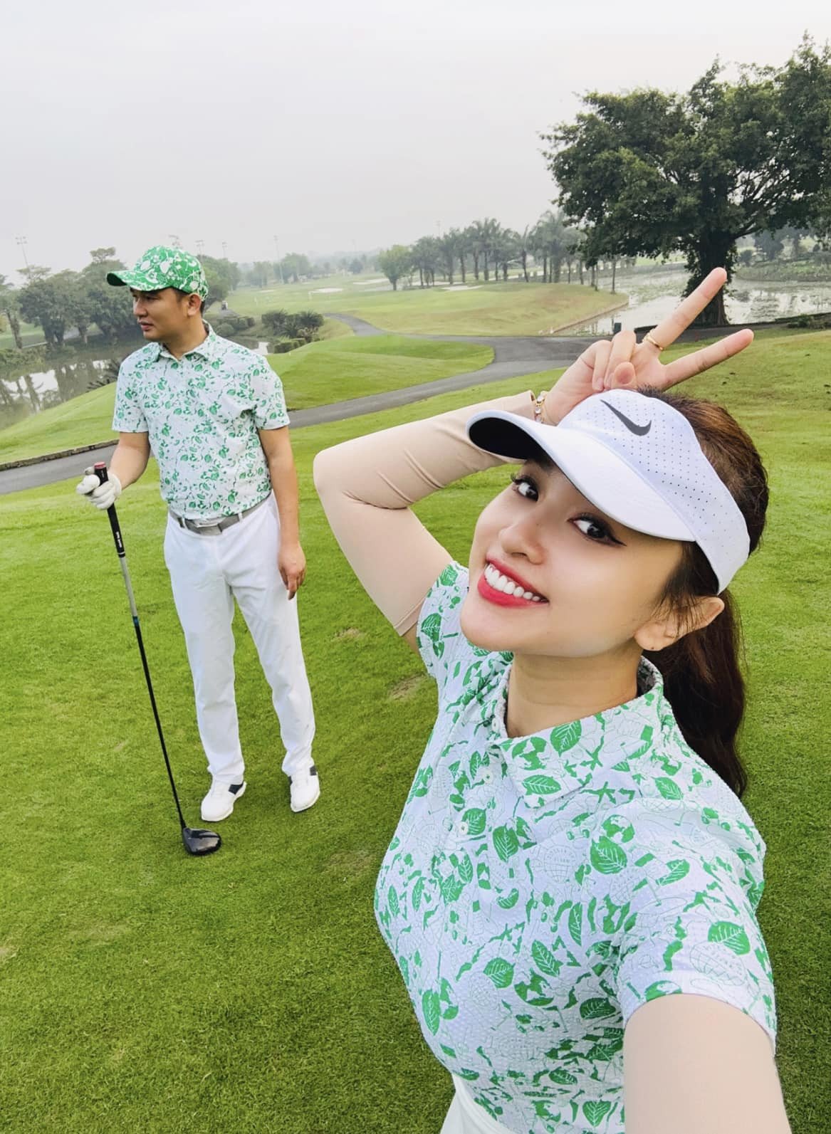 2 nữ MC “được chồng như ý”, chụp ảnh cưới ở sân golf “độc lạ” - 5