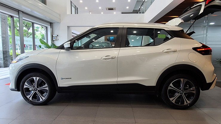 Nissan Kicks giảm giá cực mạnh tại đại lý, trở thành xe hybrid rẻ thứ 2 Việt Nam - 4