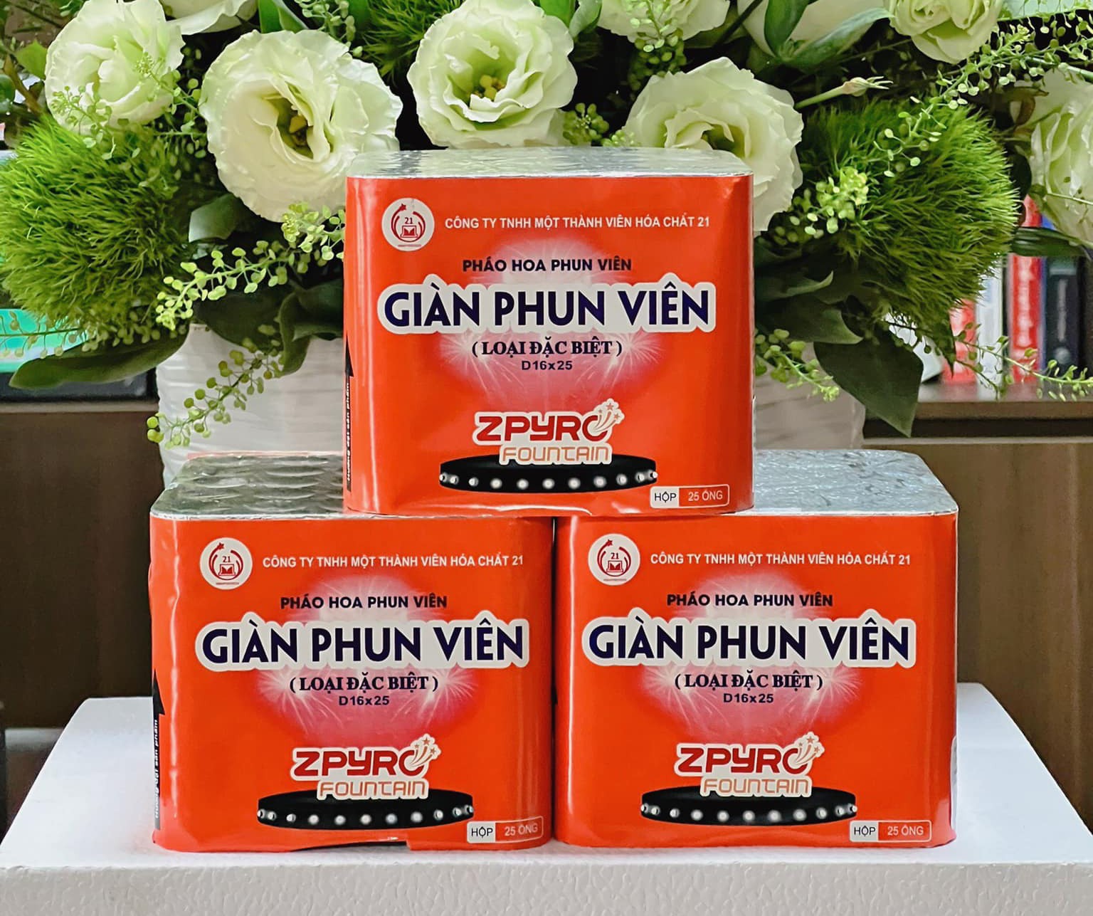 Cận cảnh pháo hoa Z121 được rao bán trên mạng xã hội.