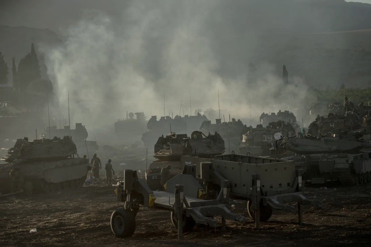 Xe tăng Israel tập trung ở khu vực biên giới giáp Lebanon. Ảnh: Getty Images.