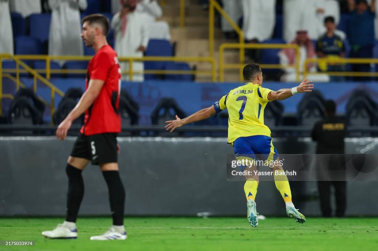 Ronaldo “ghi bàn như máy” cho Al Nassr, giải mã màn ăn mừng cảm xúc - 6