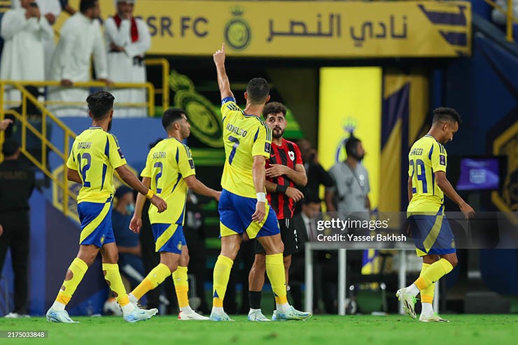 Ronaldo “ghi bàn như máy” cho Al Nassr, giải mã màn ăn mừng cảm xúc - 8