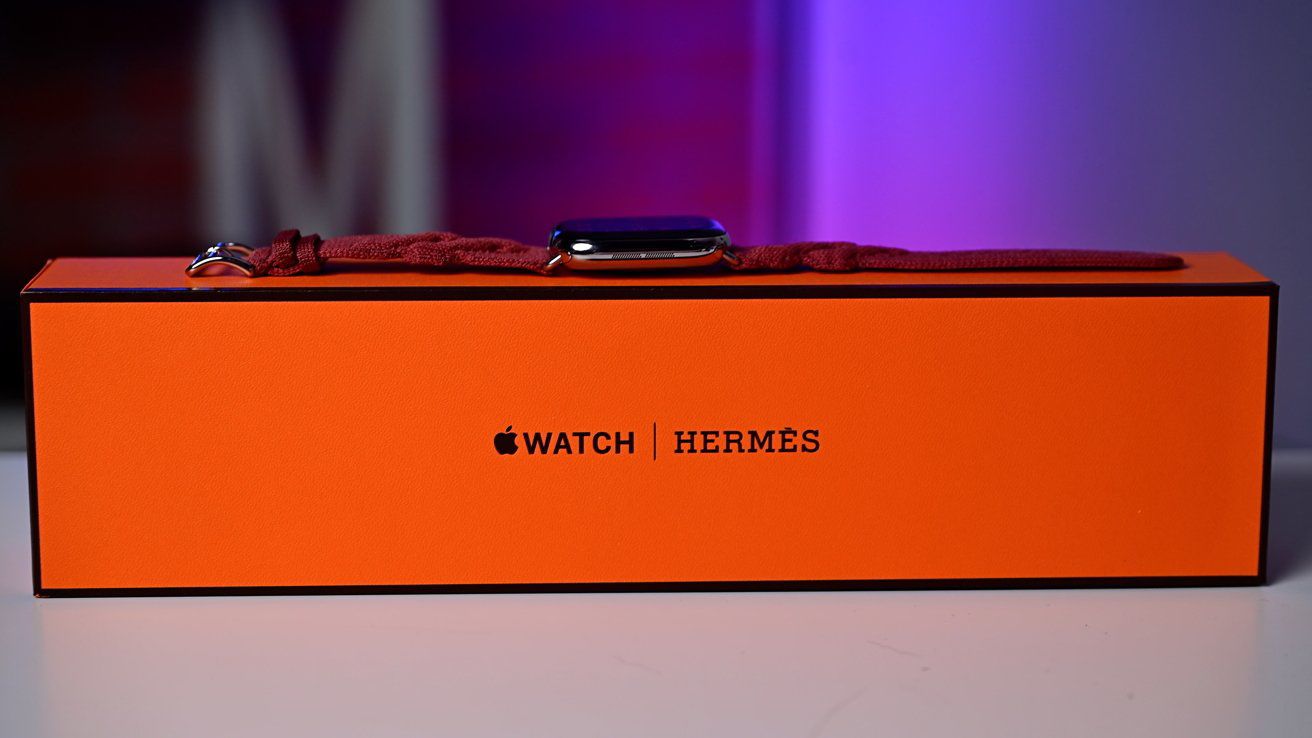 Hands-on with the genuine Apple Watch Series 10 Hermes - 5