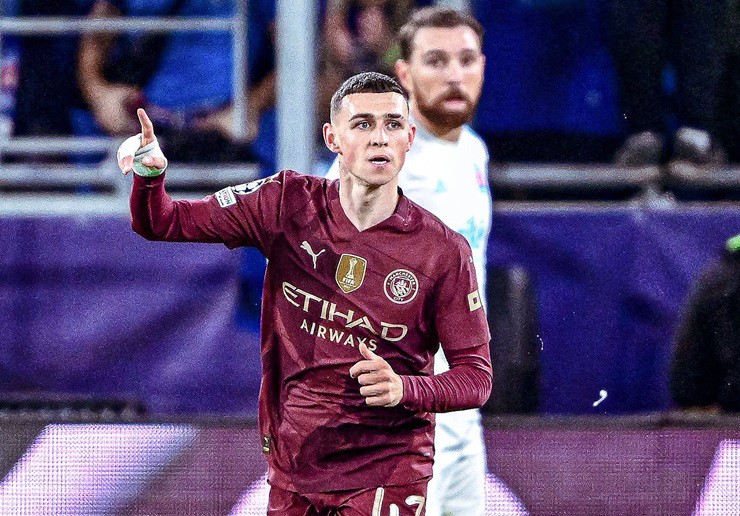 Foden "mở tài khoản" cho Man City trong mùa giải này