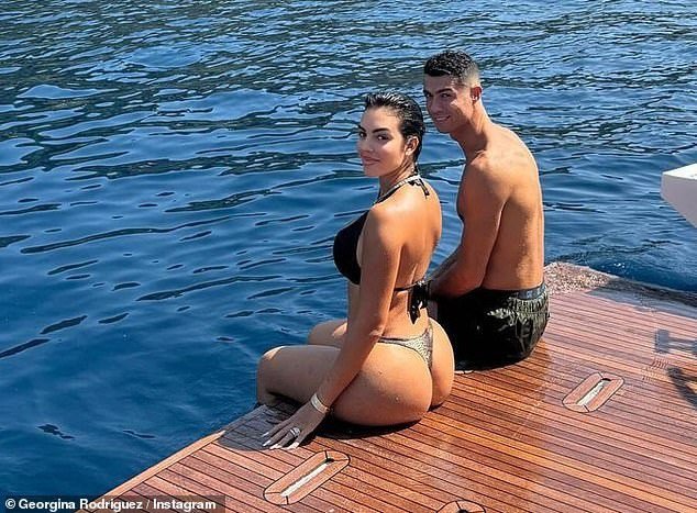 Ronaldo vẫn đang mặn nồng bên Georgina