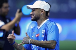 Barcelona muốn chiêu mộ Neymar, siêu sao vẫn mơ vô địch World Cup