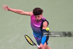 Rực lửa tennis Thượng Hải Masters: Medvedev - Tsitsipas giành vé đi tiếp