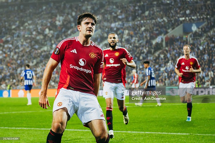 Maguire tỏa sáng, giúp MU thoát thua Porto