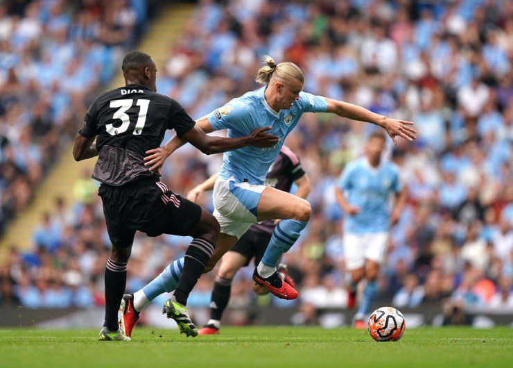 Man City (áo xanh) có lịch sử đối đầu ấn tượng trước Fulham