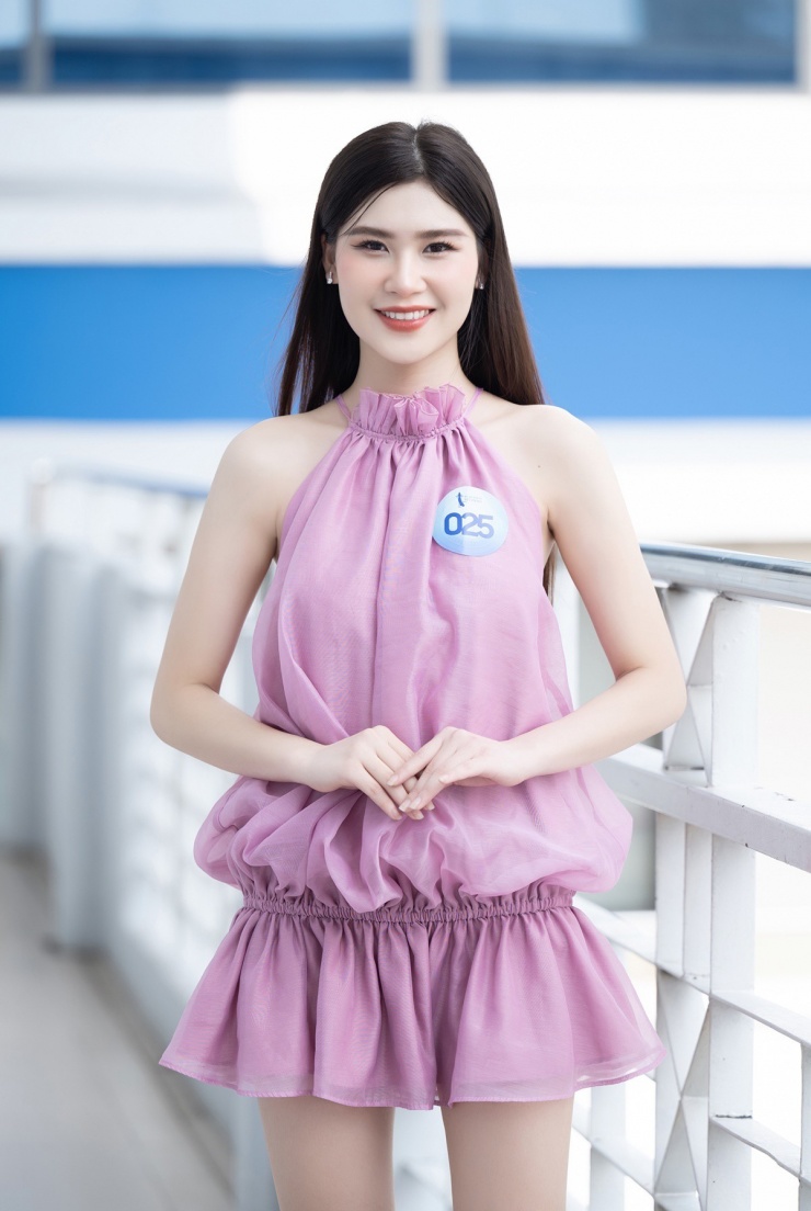 Nguyễn Nhã Linh, quê Bạc Liêu, là Người đẹp thể thao Miss Hutech 2020, Á quân 1 Ngôi sao sinh viên Fitness 2022, Á quân 2 Fitness Model World Vietnam 2022.