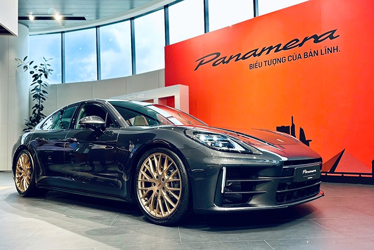 Cận cảnh Porsche Panamera thế hệ thứ 3 vừa ra mắt tại Việt Nam