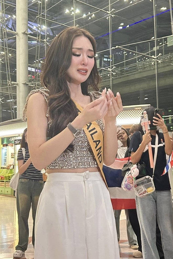 Miss Grand Thailand không giấu được cảm xúc khi nói về hành trình đã trải qua.&nbsp;