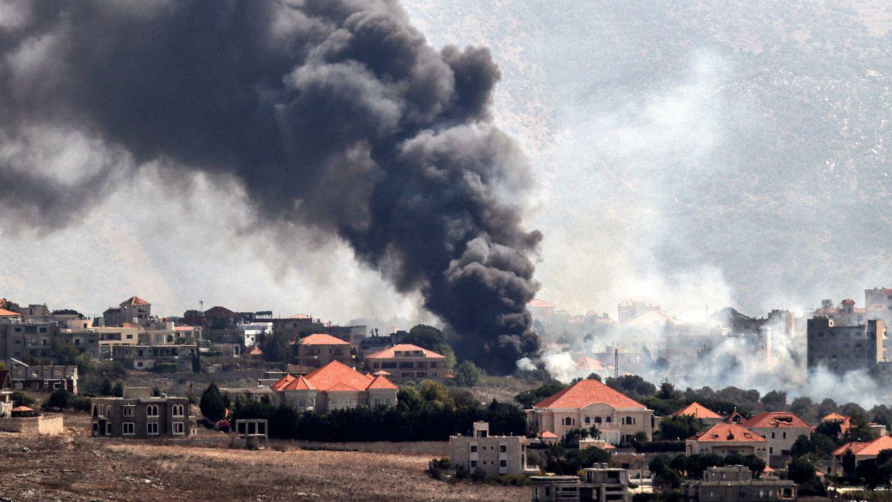 Quân đội Israel không kích làng Khiam, phía nam Lebanon (ảnh: CNN)