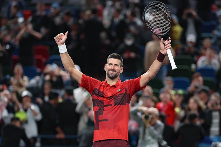 Djokovic dễ dàng lọt vào vòng 4 Thượng Hải&nbsp;Masters