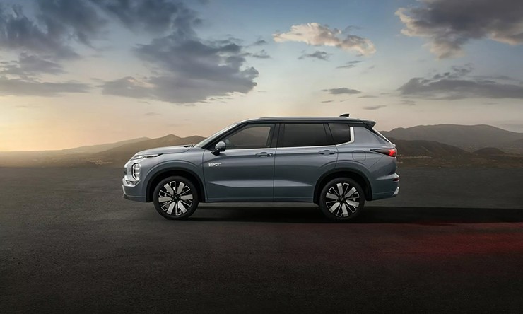 Ra mắt Mitsubishi Outlander PHEV 2025, giá từ 700 triệu đồng - 2