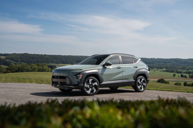 Hyundai Kona 2024 giá từ 636 triệu đồng: Nội thất rộng, phong cách tương lai - 1