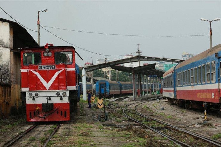 Với du khách, ga Hà Nội không chỉ là điểm đến của một cuộc hành trình. Đây còn là nơi để chiêm ngưỡng, vẻ đẹp của một loại hình giao thông đường bộ.