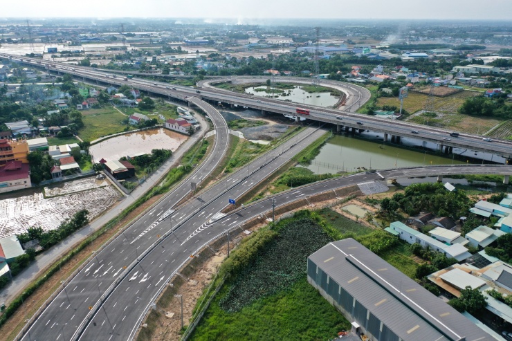 Cao tốc Bến Lức - Long Thành đoạn 4 km sắp thông xe, giải tỏa áp lực giao thông