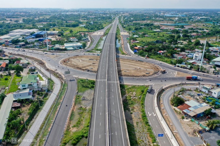 Cao tốc Bến Lức - Long Thành đoạn 4 km sắp thông xe, giải tỏa áp lực giao thông