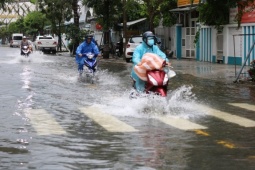 Dự báo thời tiết: Mưa giông dữ dội tiếp tục hoành hành ở miền Trung, Tây Nguyên và Nam Bộ