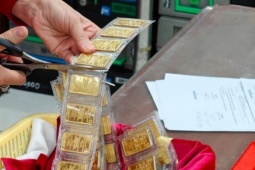 Vàng miếng SJC diễn biến lạ, thị trường vàng 'ngoại' sẽ còn tăng đến bao giờ?