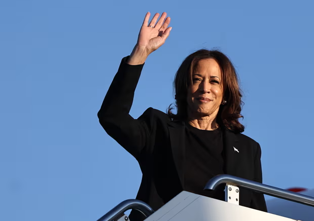 Một cuộc thăm dò của trường đại học Quinnipiac công bố hôm thứ Tư cho thấy bà Kamala Harris kém ôngTrump lần lượt là hai và ba điểm ở Wisconsin và Michigan.