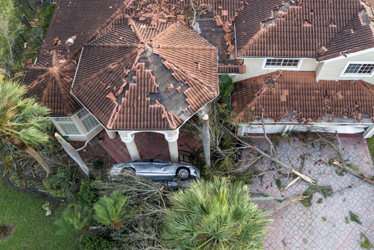 Bão Milton đổ bộ gây thiệt hại cho một căn nhà ở bang Florida. Ảnh: ABC News.