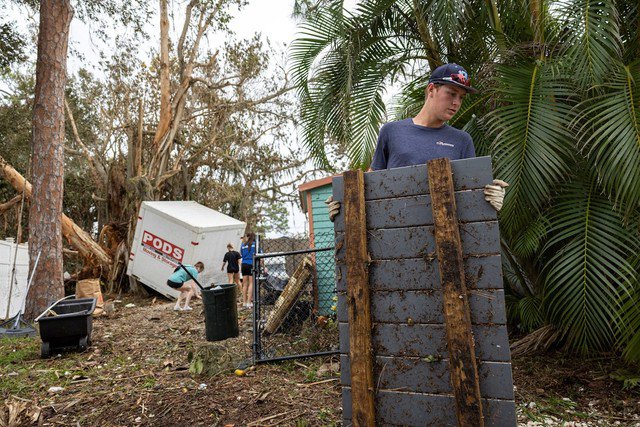 Bang Florida - Mỹ đã bắt đầu quá trình dọn dẹp và phục hồi hậu bão Milton. Ảnh: Reuters