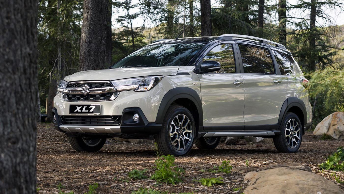 Đánh giá Suzuki XL7 2024: Thêm tiện nghi đấu Mitsubishi Xpander Cross