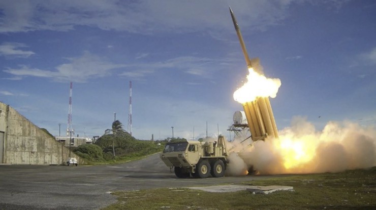 Xe phóng của hệ thống&nbsp;phòng thủ tên lửa tầm cao giai đoạn cuối (THAAD). Ảnh: Reuters.