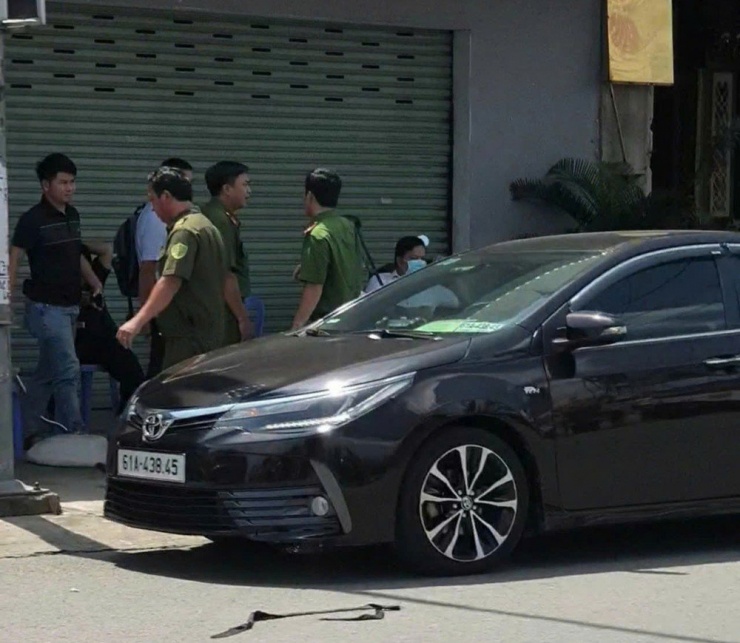 Các đơn vị nghiệp vụ công an tỉnh Bình Dương nhanh chóng có mặt tại hiện trường