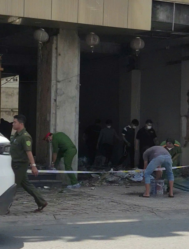 Công an điều tra hiện trường