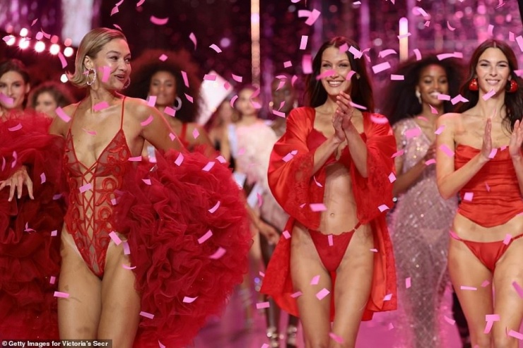 Show nội y Victoria&#39;s Secret nhàm chán nhất từ ​​trước đến nay - 1