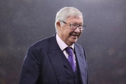 MU cấm Sir Alex vào phòng thay đồ gặp cầu thủ, hủy luôn tiệc Giáng sinh