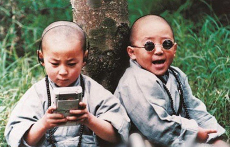 Thich Tieu Long (left) was once a child martial arts star loved by audiences of the 8X and early 9X generations. With natural acting and innate martial arts ability.