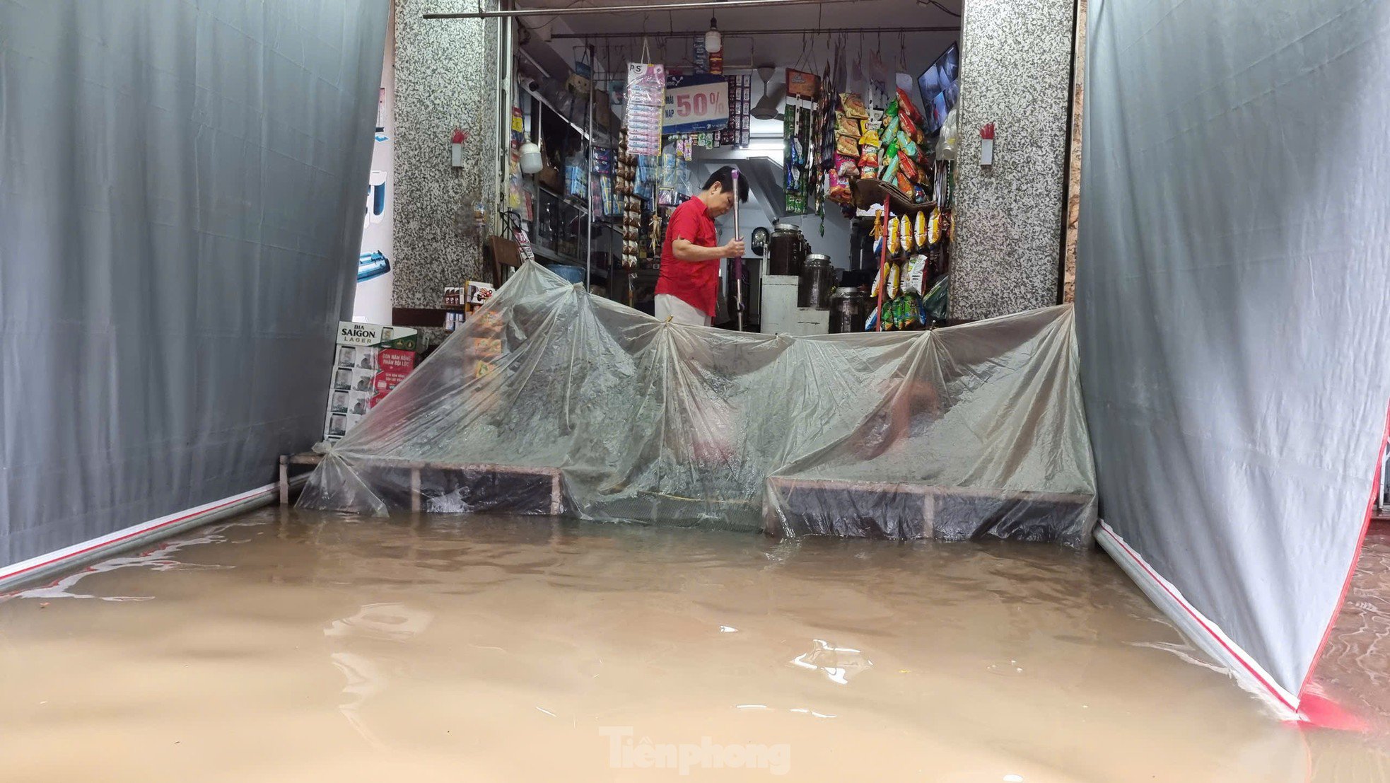 Cần Thơ Gặp Triều Cường Vượt Báo Động 3: Nhà Dân Ngập Nước, Giao Thông Bị Đứt Gãy