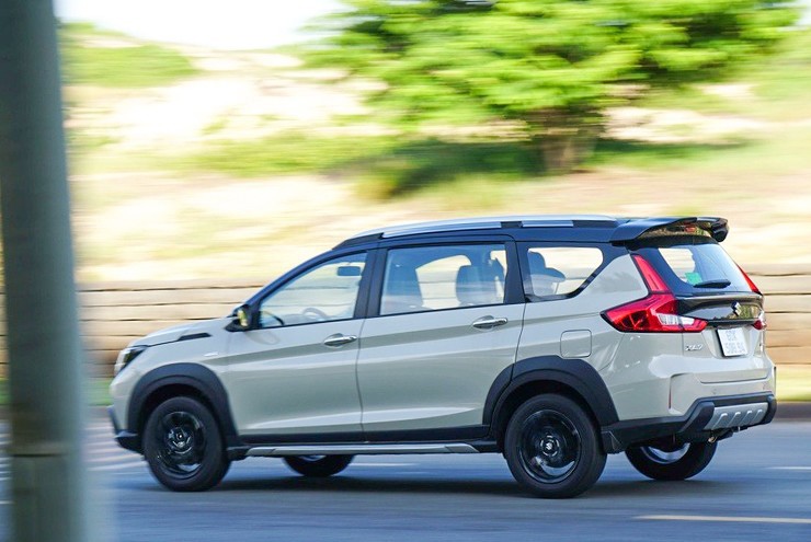 Suzuki XL7 bản rẻ nhất 599 triệu đồng, hỗ trợ 50% lệ phí trước bạ - 12