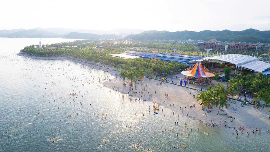 Phân khu SunMid thừa hưởng lưu lượng khách khổng lồ của Khu đô thị Phương Đông Wonder Island, lên tới 5.000 người mỗi ngày vào các dịp lễ.