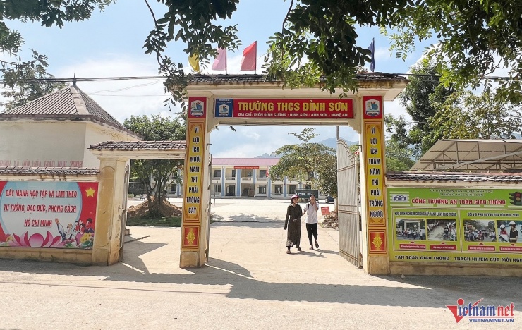 Trường THCS Đỉnh Sơn, xã Đỉnh Sơn, huyện Anh Sơn. Ảnh: QH