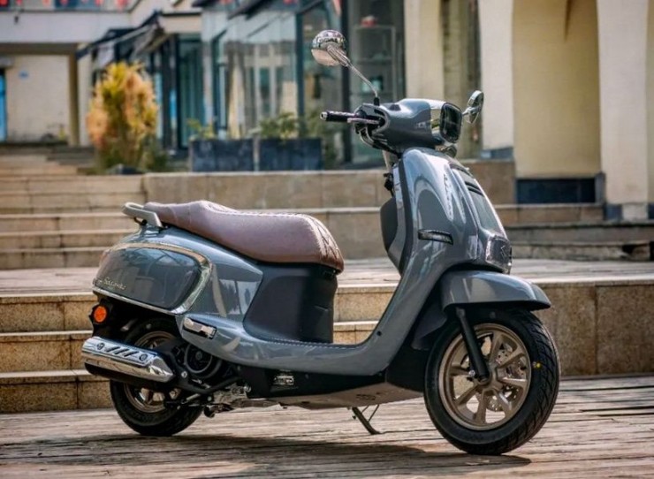 Suzuki giới thiệu xe ga cổ điển, "quyết chiến" Vespa - 1