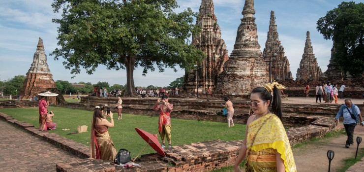 Chùa Wat Chaiwatthanaram là một trong số những ngôi chùa nổi tiếng, tọa lạc tại khu quần thể di tích lịch sử Ayutthaya ở Thái Lan. Nơi đây không chỉ mang những bản sắc văn hóa truyền thống của Phật giáo Thái Lan mà còn chứa đựng những lối kiến trúc tựa như di tích tôn giáo lớn nhất thế giới Angkor Wat. Ảnh: Ekkarat Punyatara.