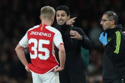 Độc lạ Arteta bắt cầu thủ Arsenal vắt chanh, chơi domino, thuê móc túi trò cưng