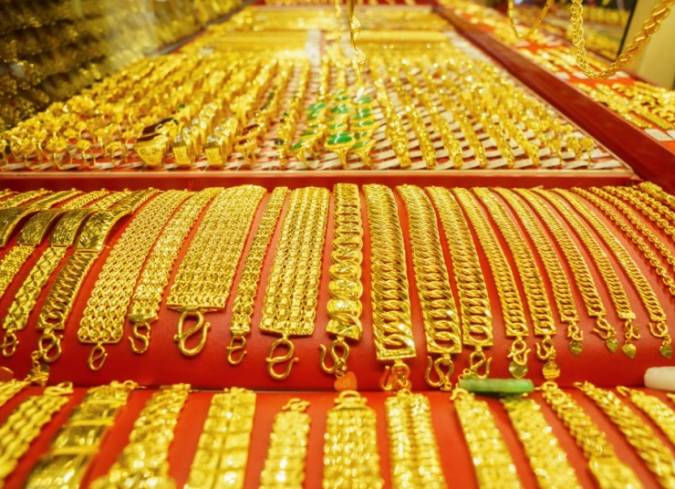 Thế giới tăng, vàng nhẫn đuổi kịp vàng miếng SJC 1 Vàng thế giới tăng mạnh. Ảnh: HH