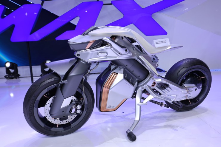 Xe có “trí thông minh” Yamaha MOTOROiD bất ngờ về Việt Nam - 8