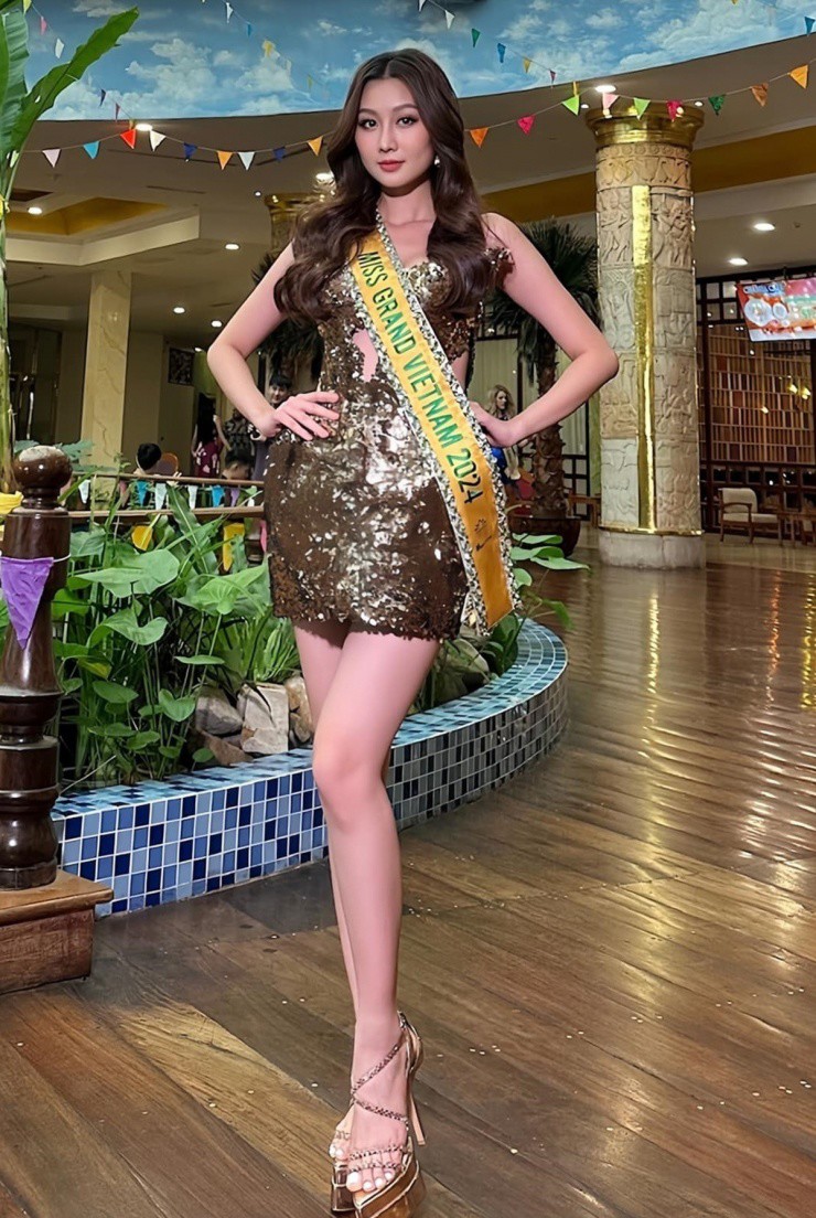 Ba tuần thi Miss Grand International gây tranh cãi của Quế Anh - 1