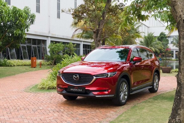 Mazda CX-8 có giá từ&nbsp;giá 949 triệu đồng.